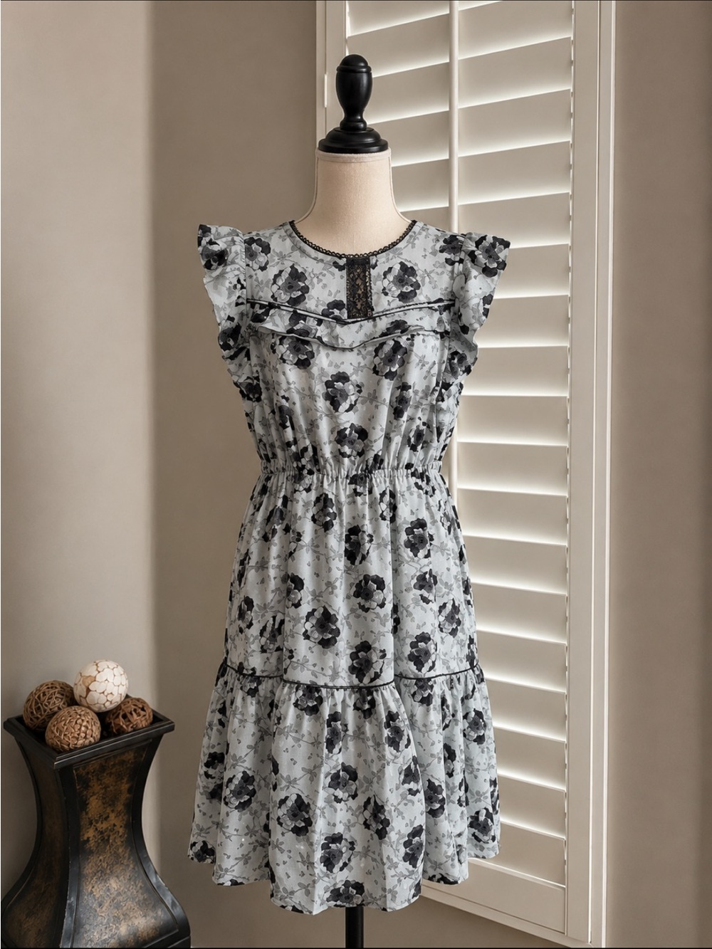 Black Floral Print Midi Dress with Ruffle Sleeves